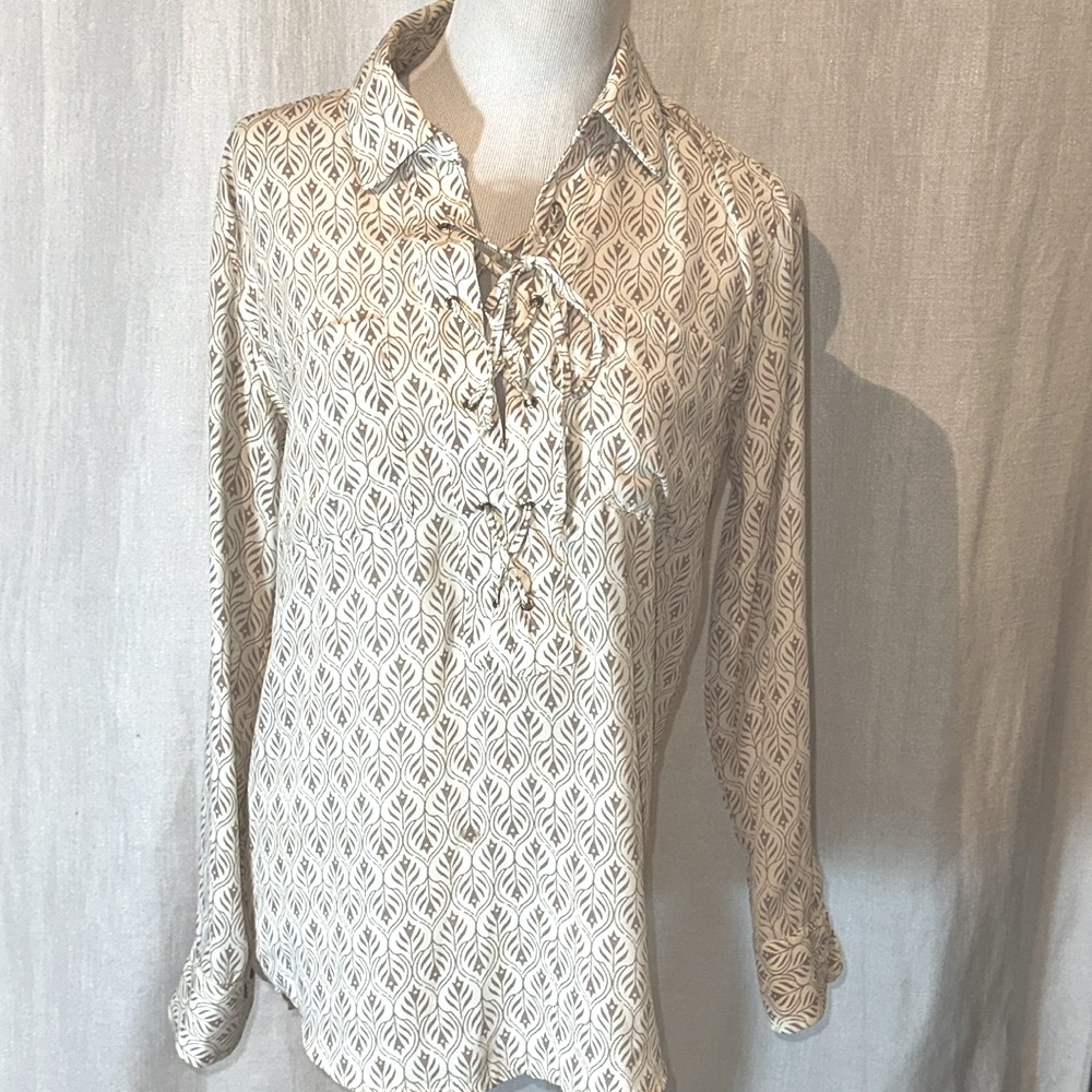 Olivaceous Pullover Blouses Size Small Cream Print - image 2